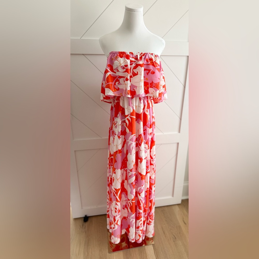 Flowy strapless maxi dress!  Perfect for the beach because of the bright colors